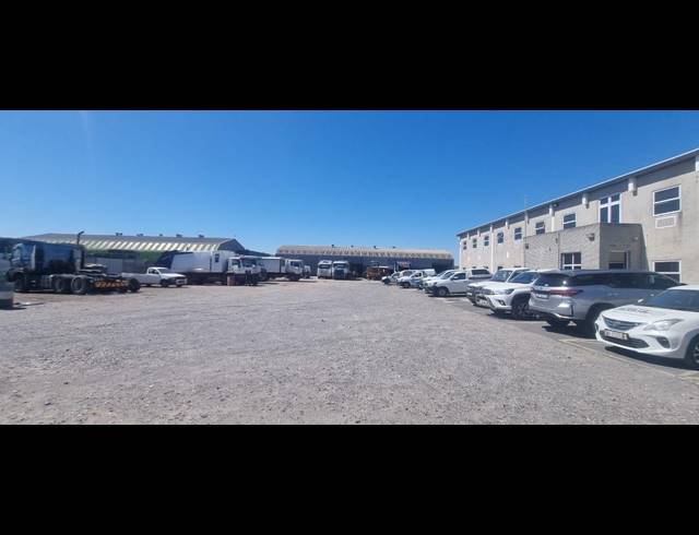 1,100M² WAREHOUSE TO LET IN AIRPORT INDUSTRIA